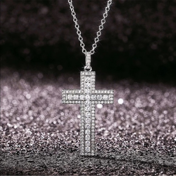 New Luxury 925 Silver Beautiful Cross Diamond Necklace - Picture 9 of 9